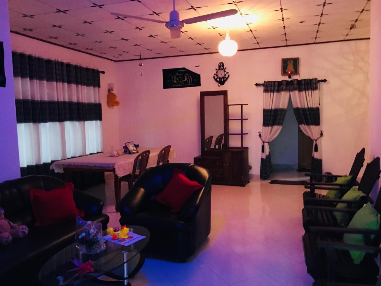 Kawshan Home Stay Dikwella Kültér fotó